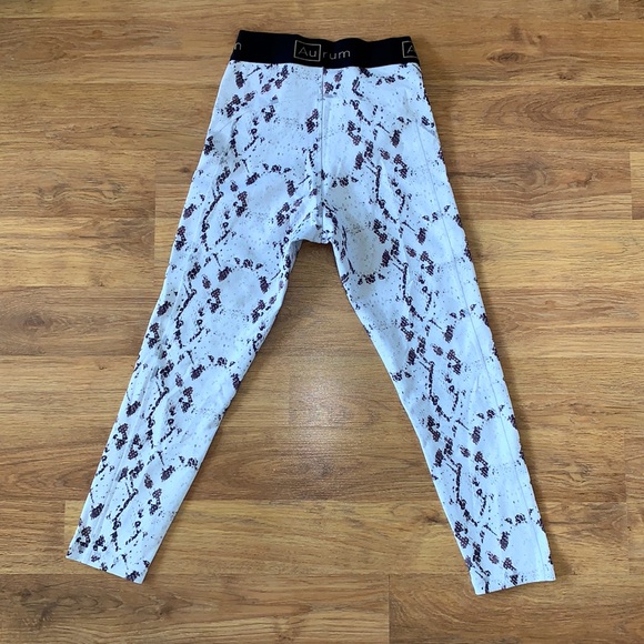 Aurum Workout Tights - Picture 2 of 3